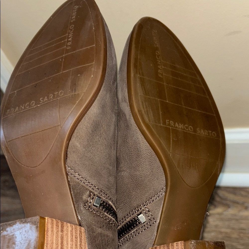 Franco Sarto Brown Suede Ankle Boots with Zipper and Low Heel size 8 - Picture 6 of 9